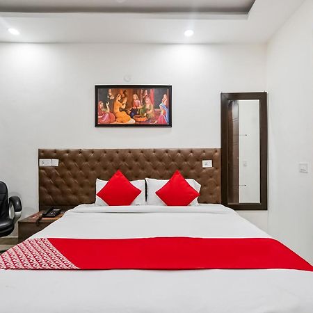 Hotel O Premium Rooms Chhatarpur Neu-Delhi Exterior foto