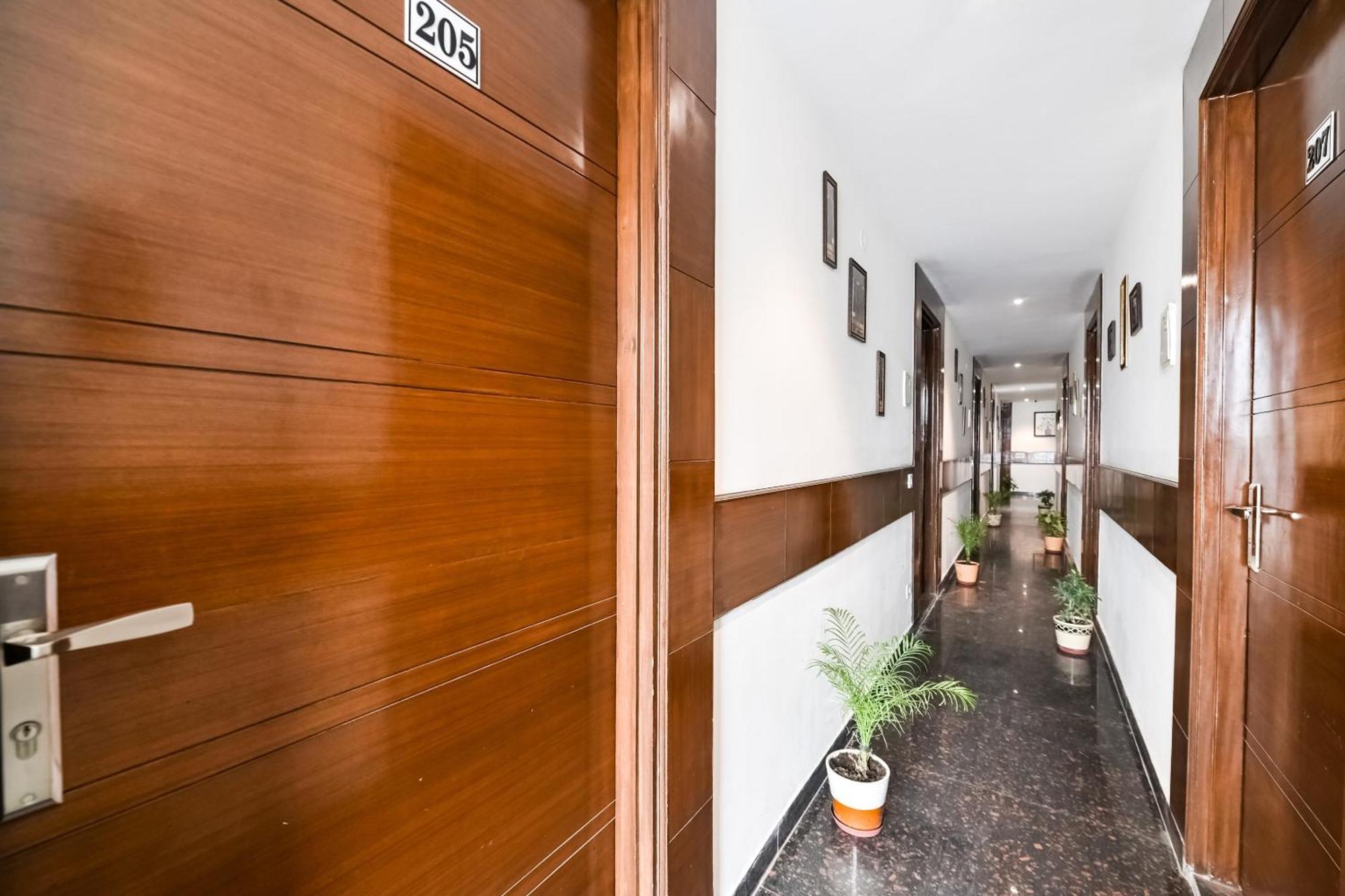 Hotel O Premium Rooms Chhatarpur Neu-Delhi Exterior foto